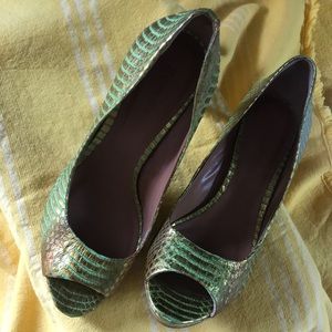 Rachel Roy perp toe sandals